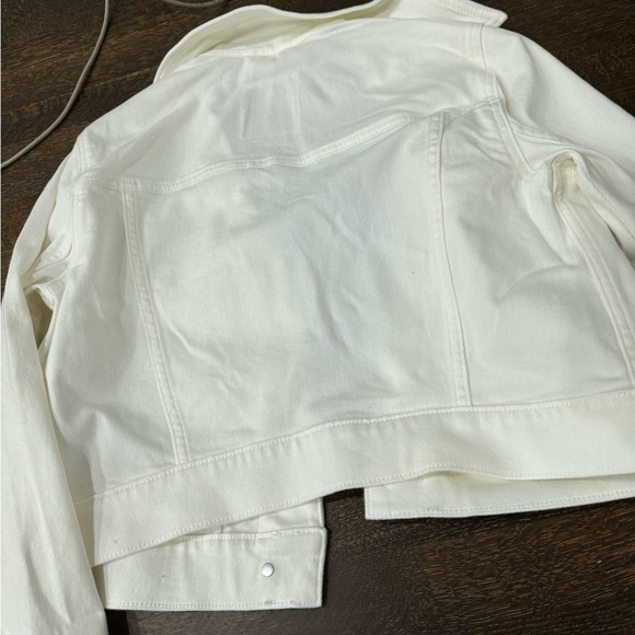 HOLLISTER WHITE DENIM JACKET - Picture 7 of 13